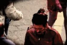 【活死人黎明】电影gif 行尸走肉被一枪爆头！-GIF发源地