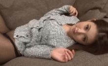 妹子眼神暗示可以上了-GIF发源地