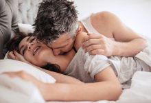 爱爱前流精会早泄?花蕾大小会影响高潮?解密5个令人困惑的性爱问题-GIF发源地