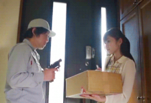 歹徒假装快递员进入美女家中，请广大侦探们协助破案-GIF发源地