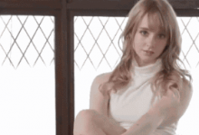 哪位大佬知道这位混血美女更多资料或出处-GIF发源地