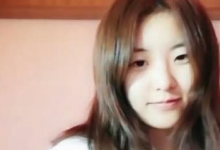 东北的小宝贝露脸 这妹子还在上学吧笑起来非常甜-GIF发源地